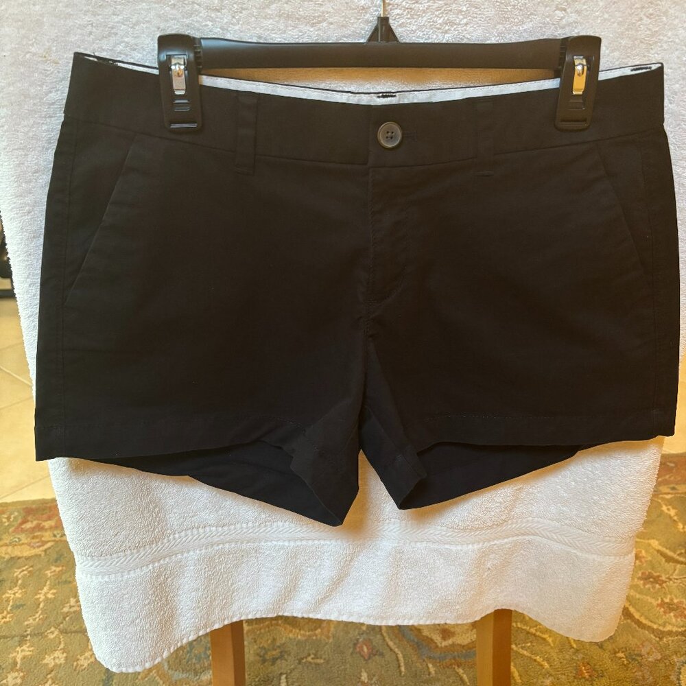 OLD NAVY SHORTS - SIZE 4
